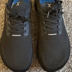 Flux Athletic Shoes M's 7 or W's 8.5